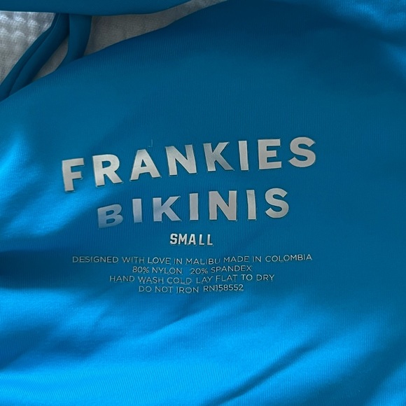 Frankie’s Bikinis Set in Ocean - Picture 4 of 4